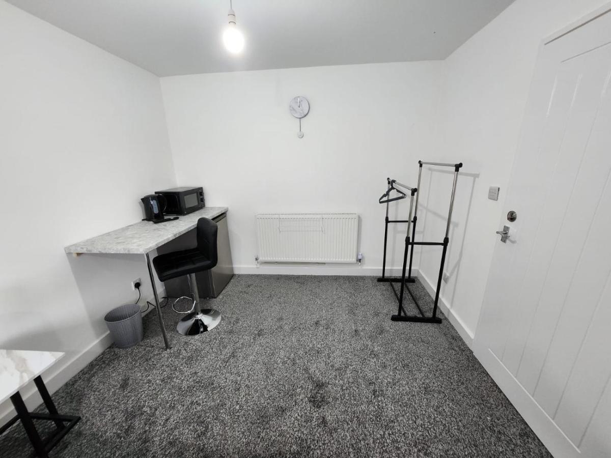 4 Bedroom 2 Bathroom Shared House - Near Bhx And Nec Birmingham Dış mekan fotoğraf
